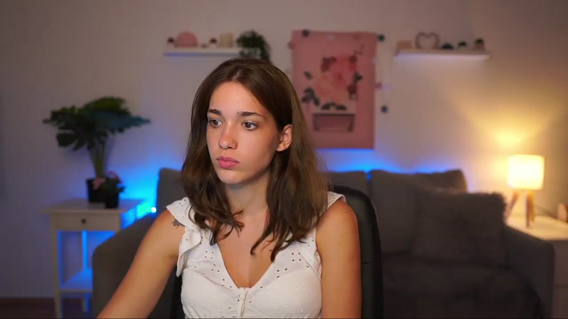 Gallery image thumbnail from Kissiecat's myfreecams stream on, 08/01/2025, 22:54 image 12 of 20