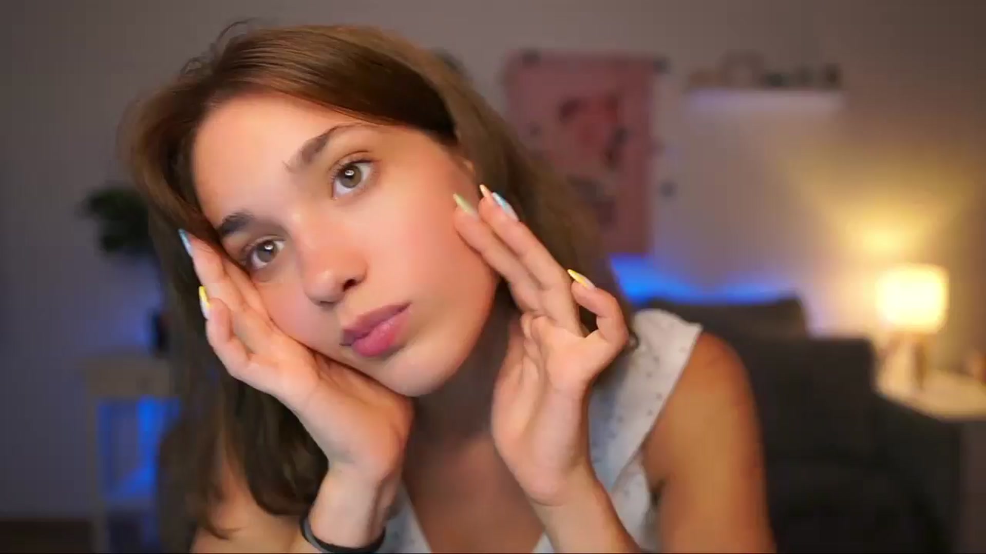 Gallery image thumbnail from Kissiecat's myfreecams stream on, 08/01/2025, 22:54 image 2 of 20