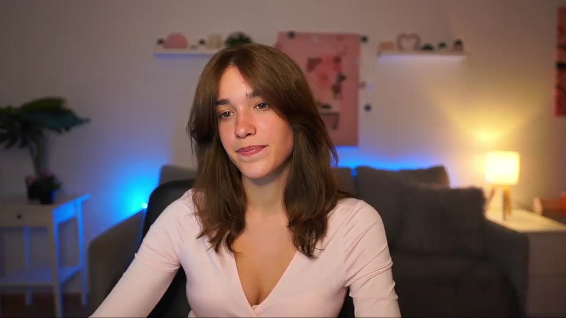Gallery image thumbnail from Kissiecat's myfreecams stream on, 08/04/2025, 18:35 image 7 of 20