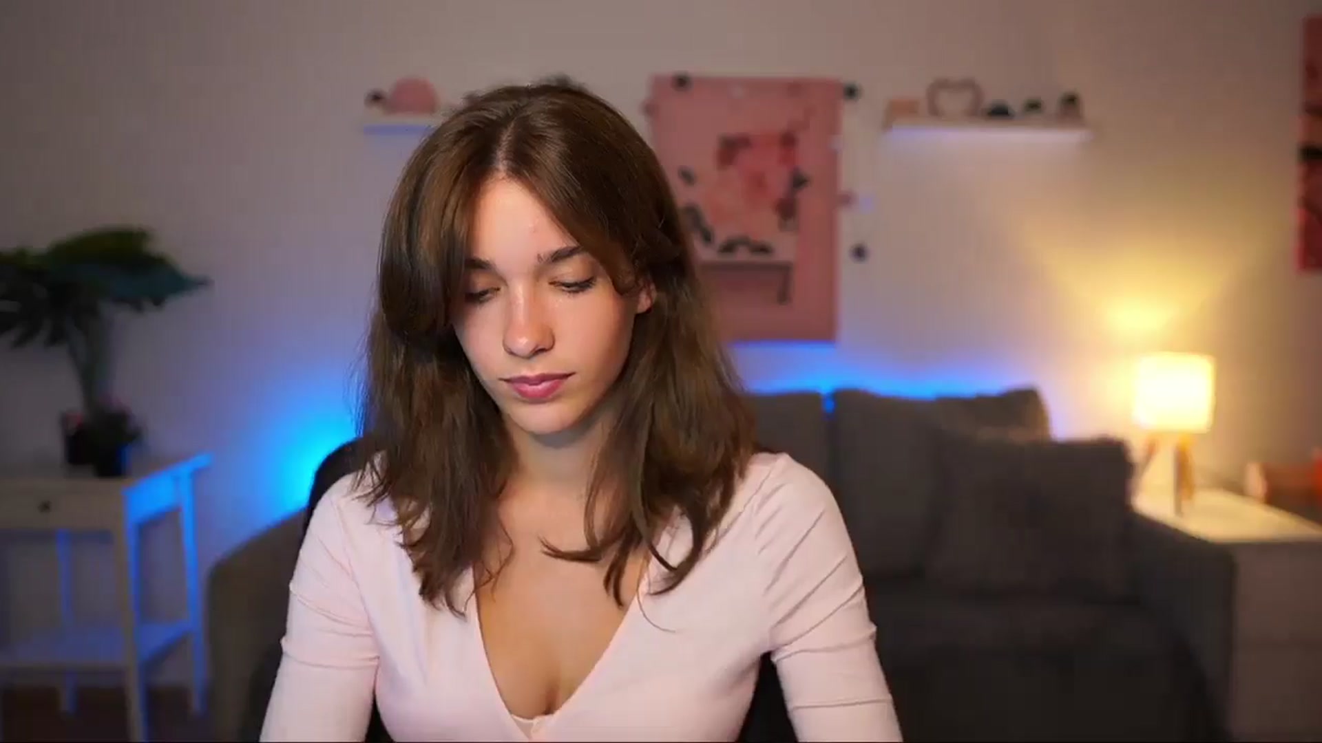 Gallery image thumbnail from Kissiecat's myfreecams stream on, 08/04/2025, 18:35 image 20 of 20