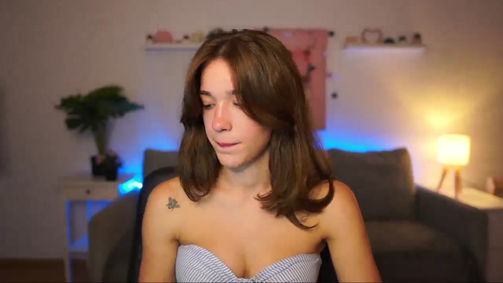 Gallery image thumbnail from Kissiecat's myfreecams stream on, 08/05/2025, 18:33 image 11 of 20