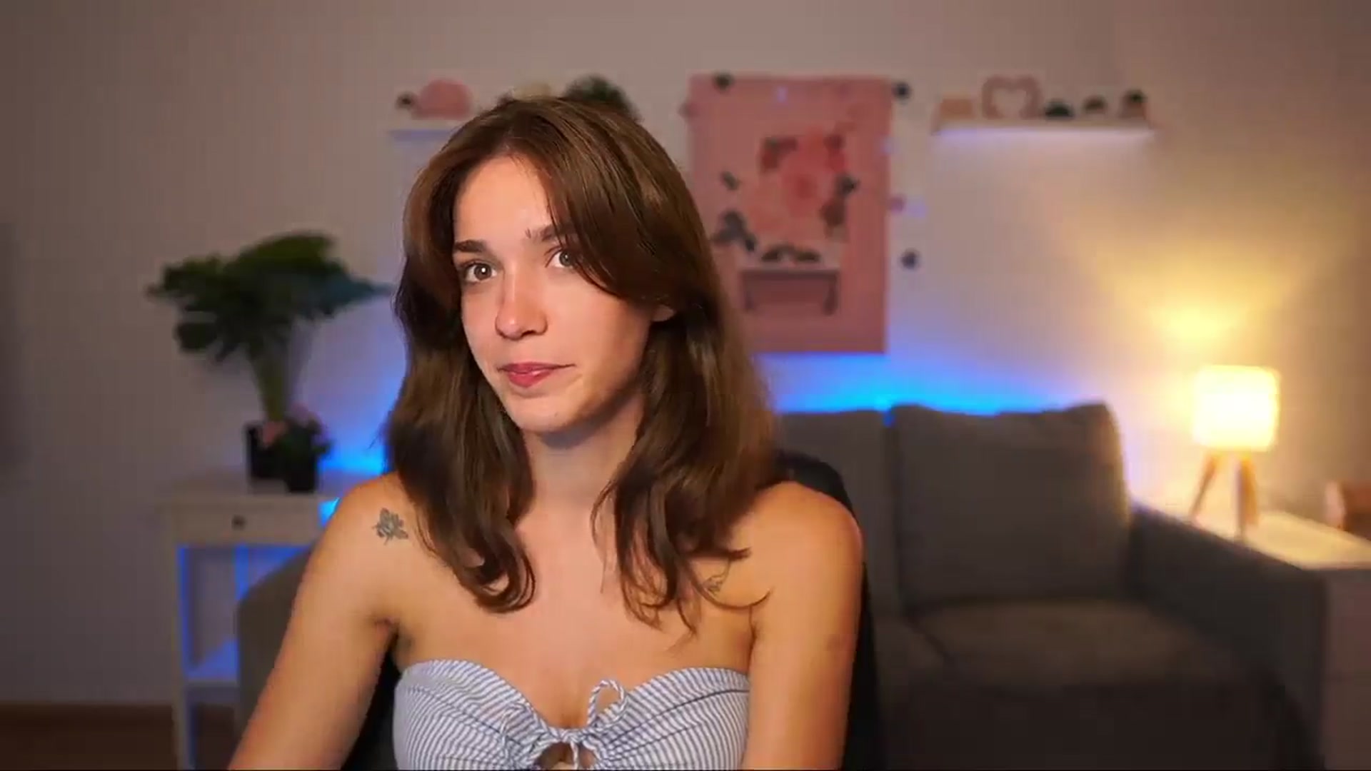 Gallery image thumbnail from Kissiecat's myfreecams stream on, 08/05/2025, 23:01 image 4 of 20