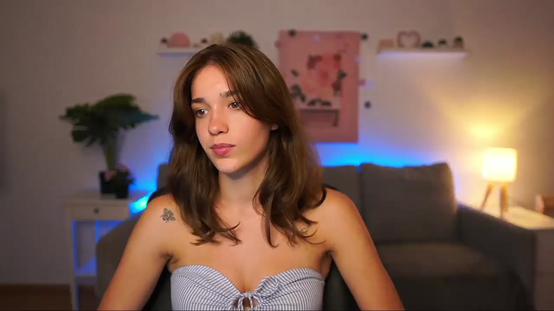 Gallery image thumbnail from Kissiecat's myfreecams stream on, 08/05/2025, 23:01 image 16 of 20