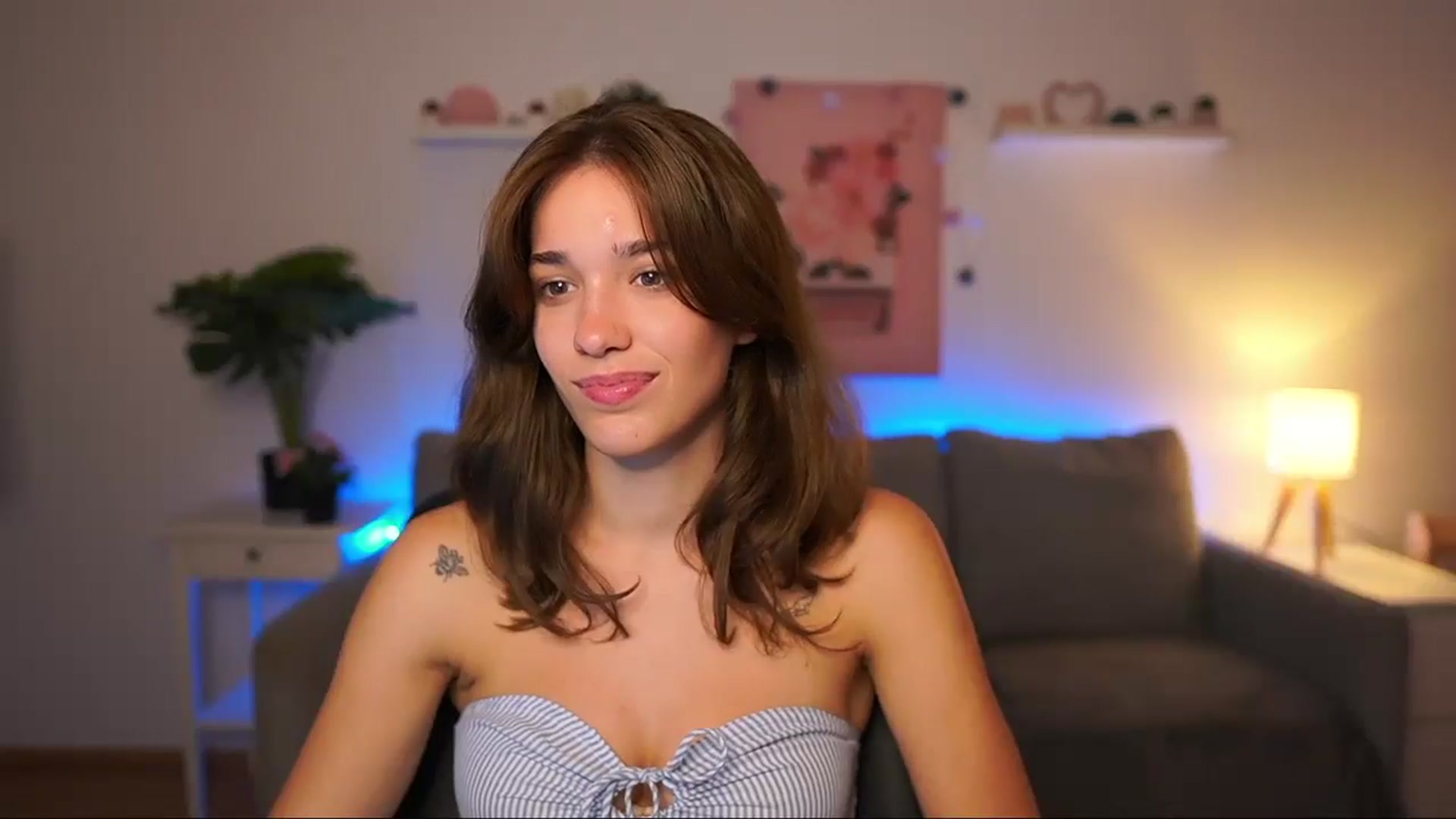 Gallery image thumbnail from Kissiecat's myfreecams stream on, 08/05/2025, 23:01 image 13 of 20