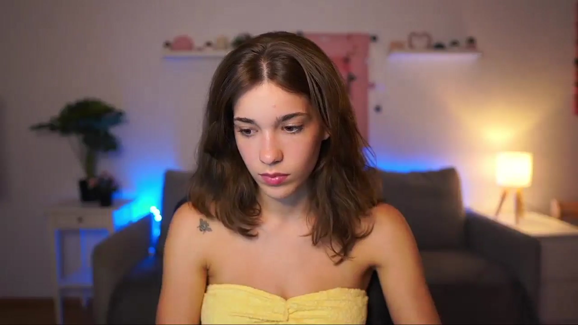 Gallery image thumbnail from Kissiecat's myfreecams stream on, 08/06/2025, 18:31 image 6 of 20