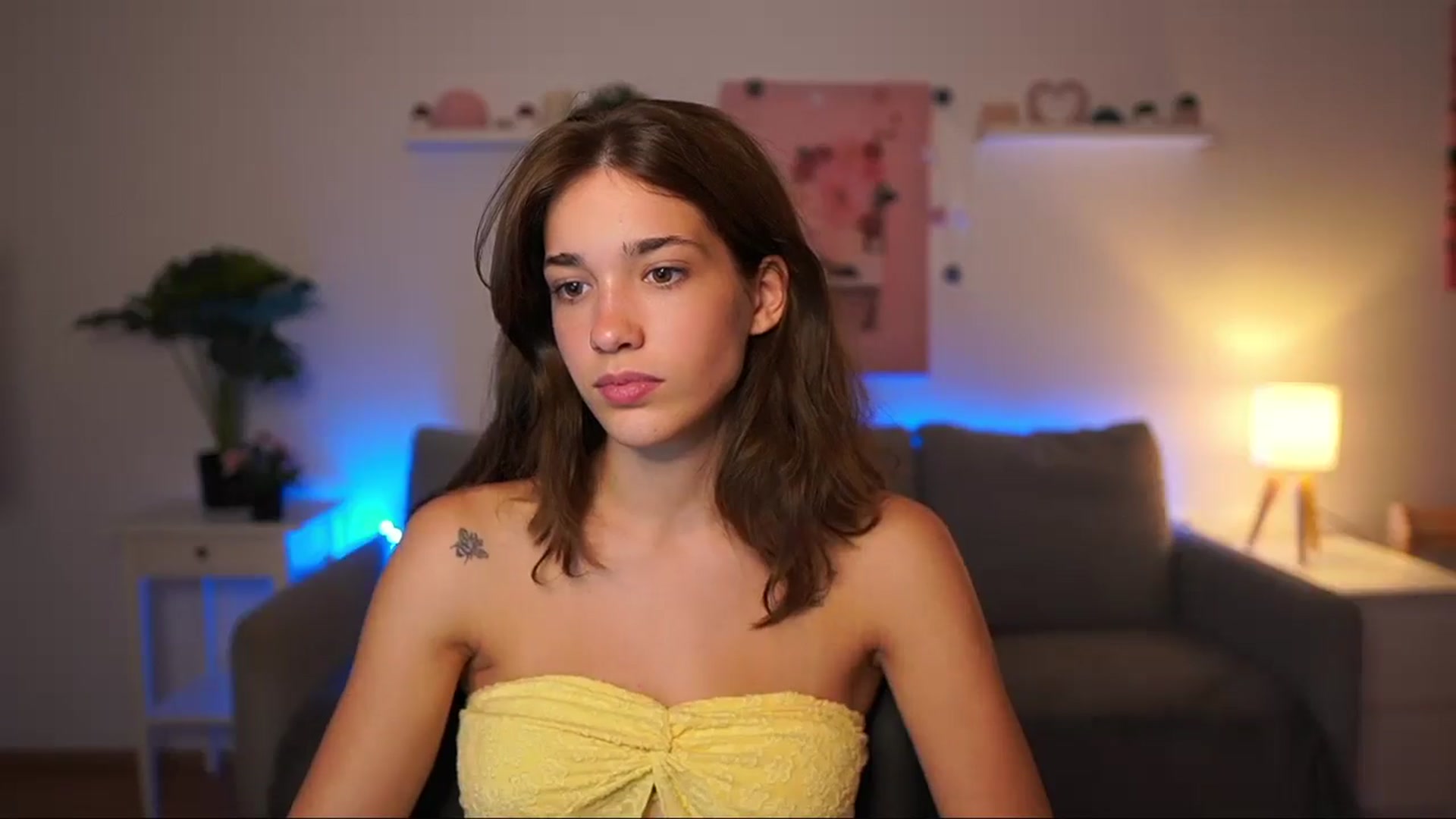 Gallery image thumbnail from Kissiecat's myfreecams stream on, 08/06/2025, 18:31 image 19 of 20