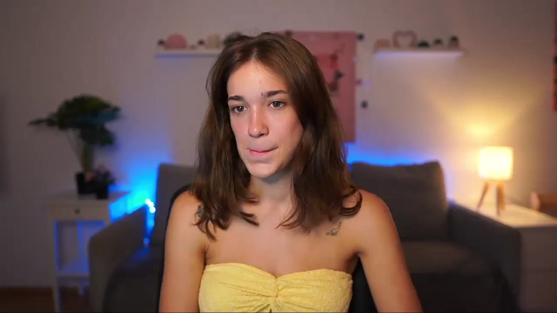 Gallery image thumbnail from Kissiecat's myfreecams stream on, 08/06/2025, 18:31 image 15 of 20