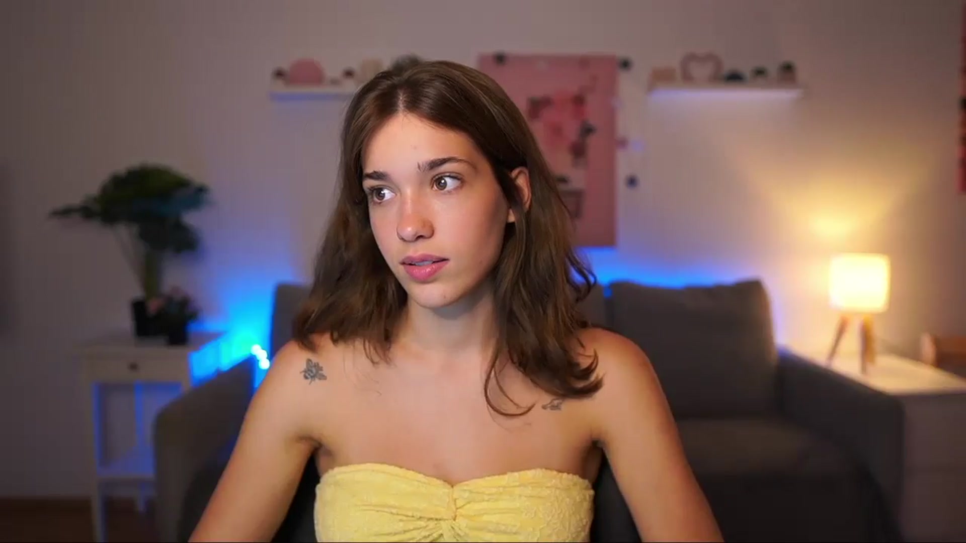Gallery image thumbnail from Kissiecat's myfreecams stream on, 08/06/2025, 18:31 image 3 of 20