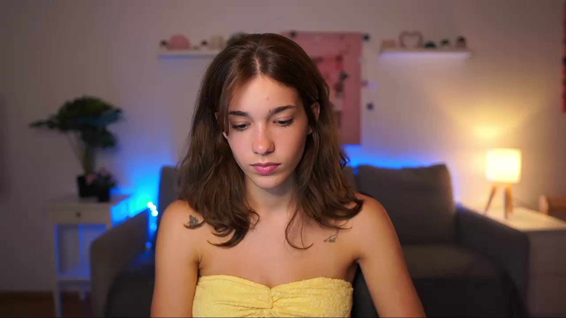 Gallery image thumbnail from Kissiecat's myfreecams stream on, 08/06/2025, 18:31 image 1 of 20