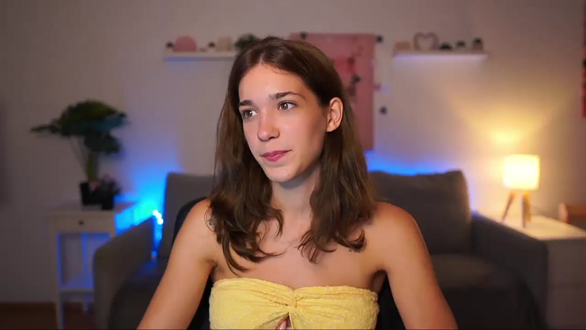 Gallery image thumbnail from Kissiecat's myfreecams stream on, 08/06/2025, 20:26 image 5 of 20
