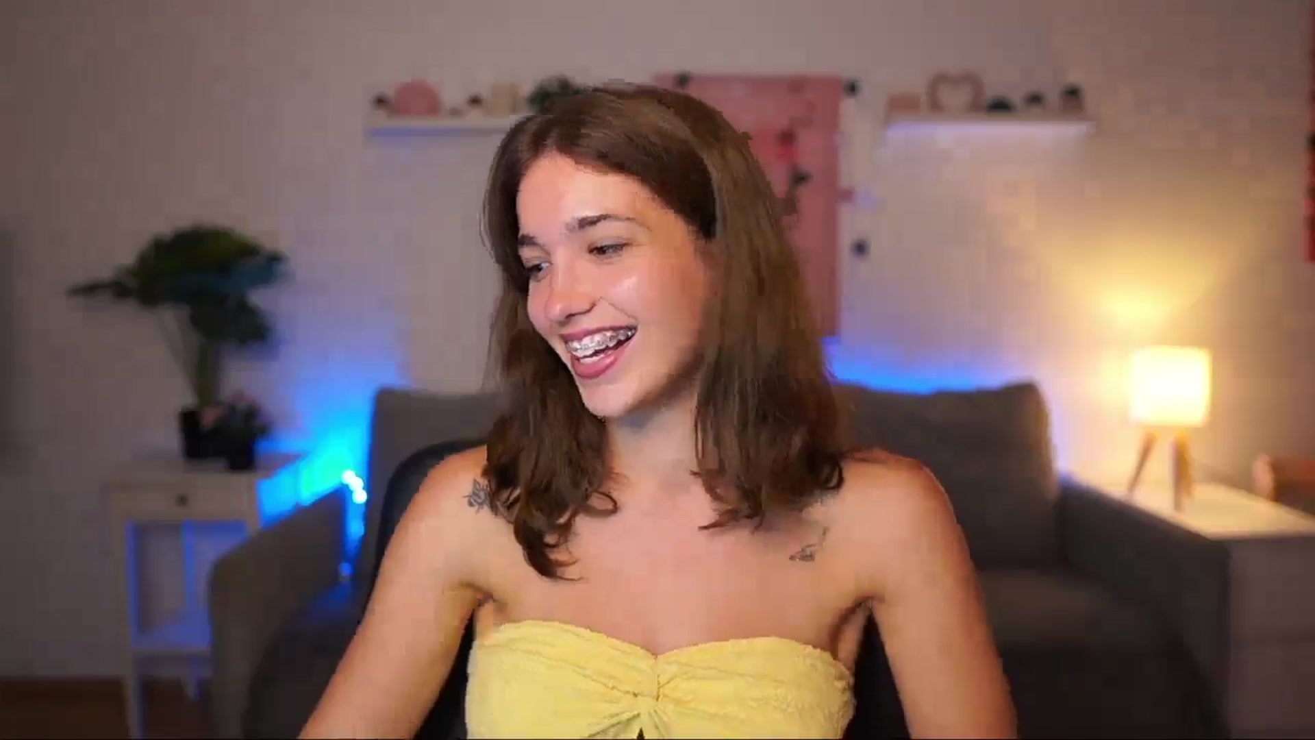 Gallery image thumbnail from Kissiecat's myfreecams stream on, 08/06/2025, 20:26 image 19 of 20