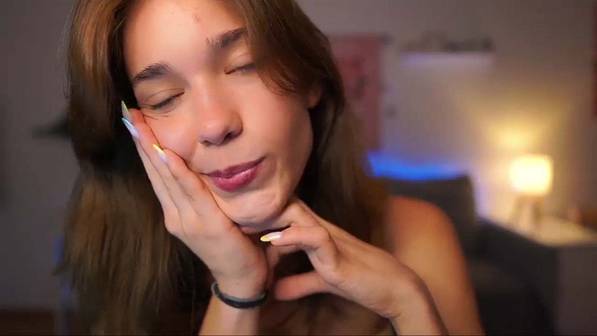 Gallery image thumbnail from Kissiecat's myfreecams stream on, 08/06/2025, 20:26 image 7 of 20