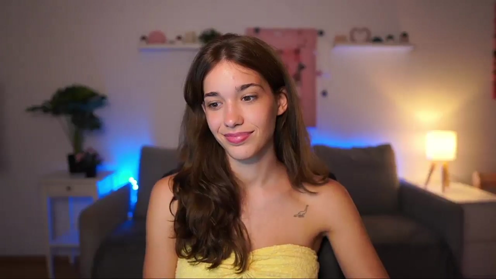 Gallery image thumbnail from Kissiecat's myfreecams stream on, 08/06/2025, 21:04 image 9 of 20
