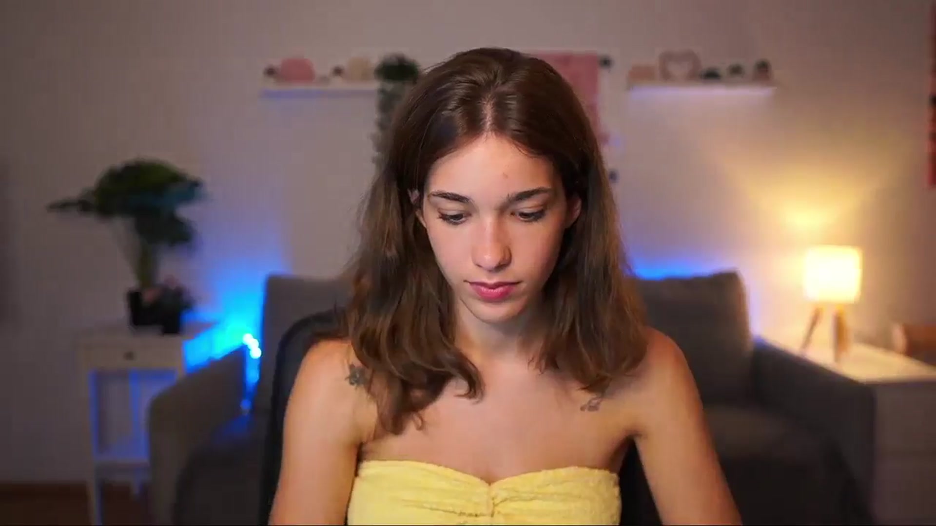 Gallery image thumbnail from Kissiecat's myfreecams stream on, 08/06/2025, 21:04 image 4 of 20