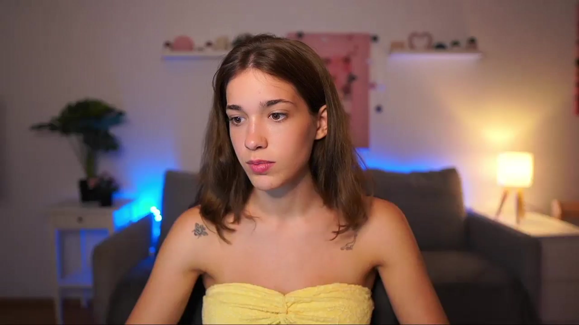 Gallery image thumbnail from Kissiecat's myfreecams stream on, 08/06/2025, 21:04 image 17 of 20