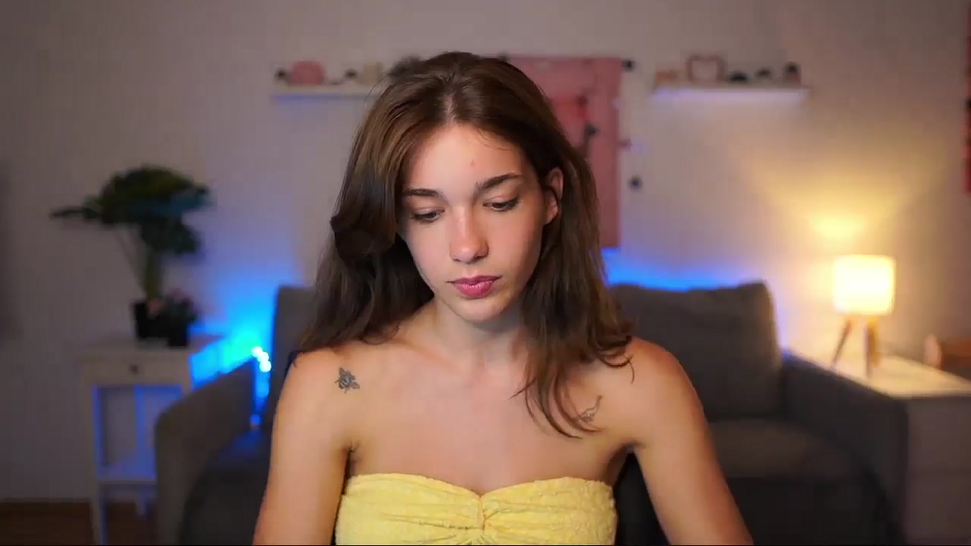 Gallery image thumbnail from Kissiecat's myfreecams stream on, 08/06/2025, 21:04 image 6 of 20