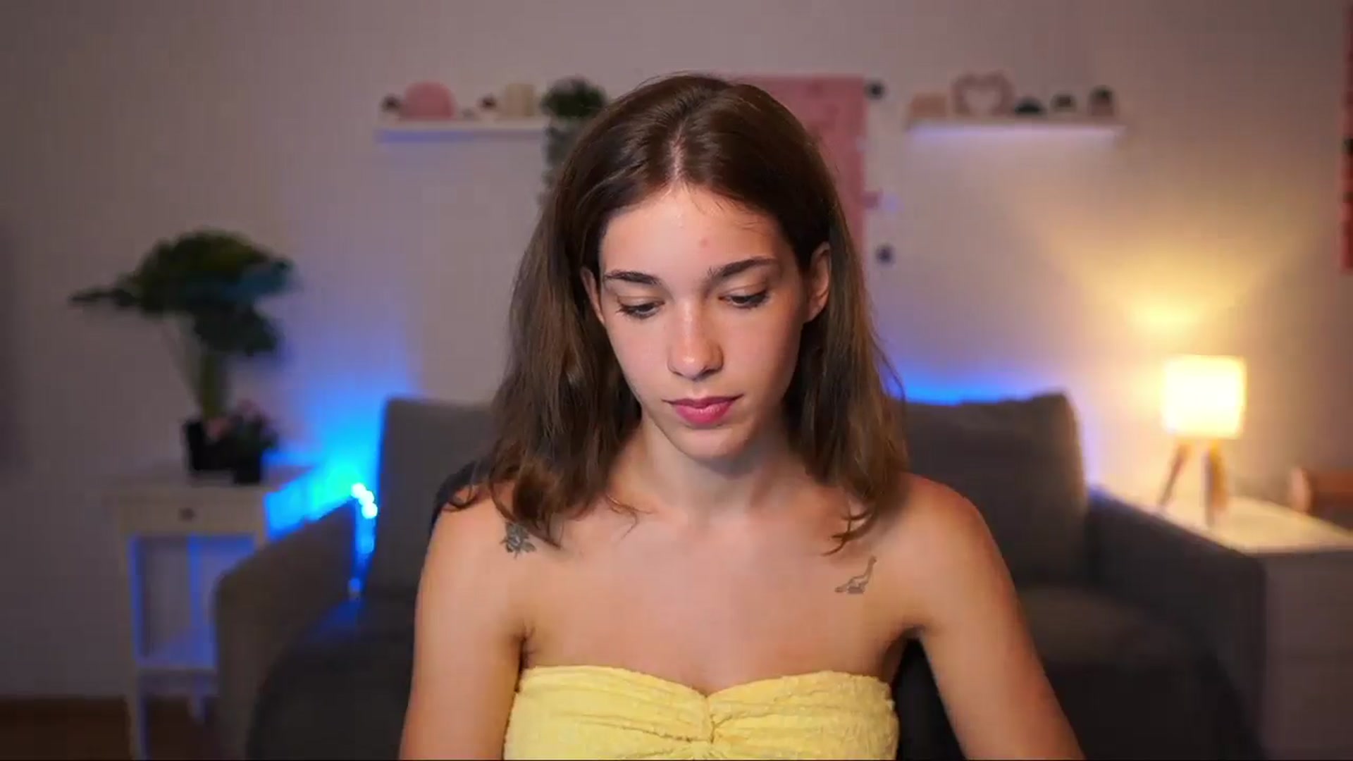 Gallery image thumbnail from Kissiecat's myfreecams stream on, 08/06/2025, 21:04 image 15 of 20