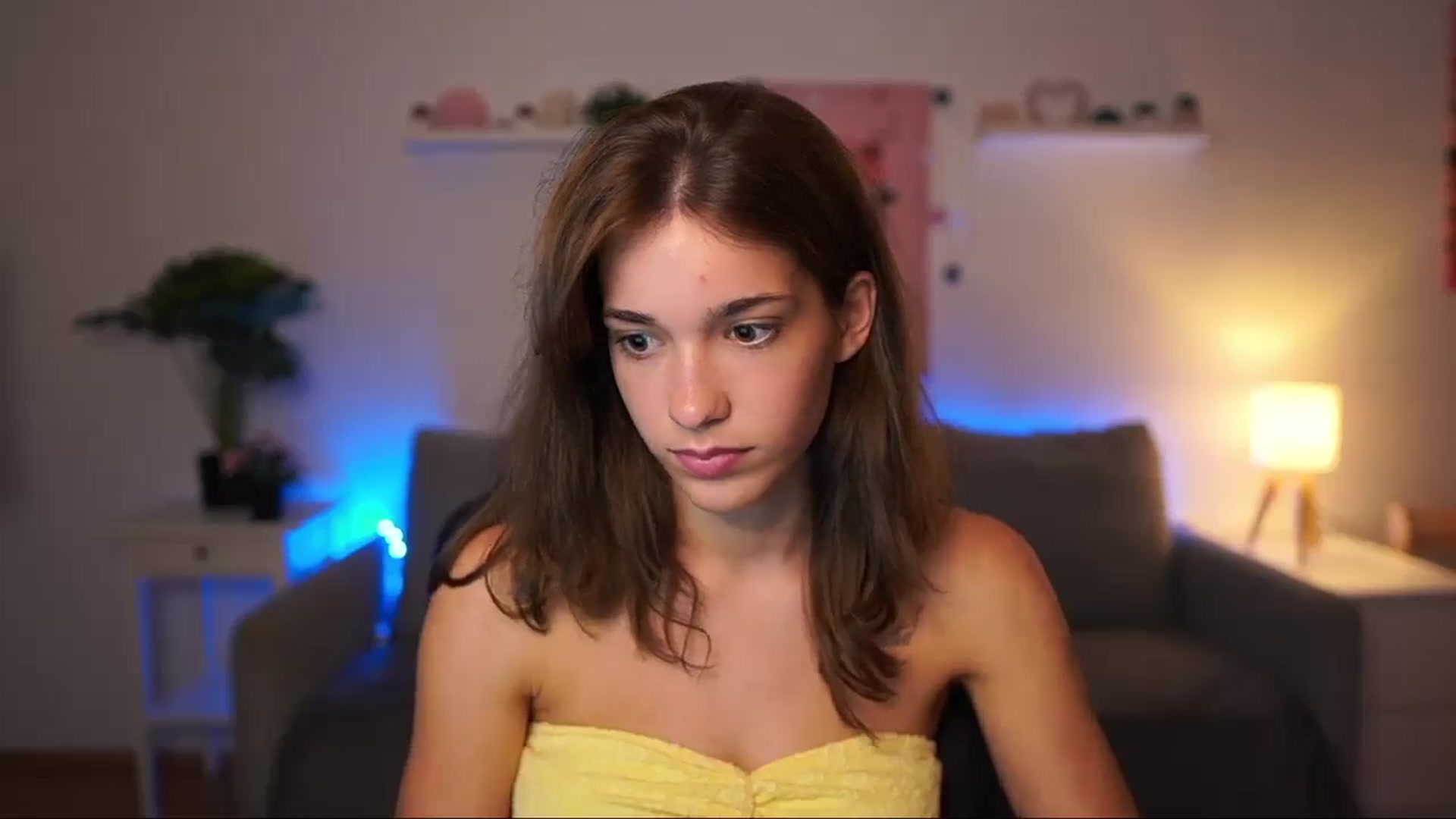 Gallery image thumbnail from Kissiecat's myfreecams stream on, 08/06/2025, 22:11 image 13 of 20