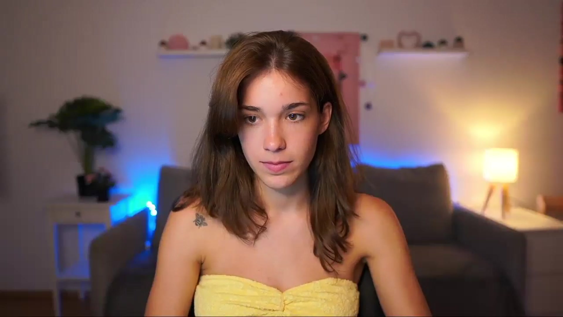 Gallery image thumbnail from Kissiecat's myfreecams stream on, 08/06/2025, 22:11 image 10 of 20