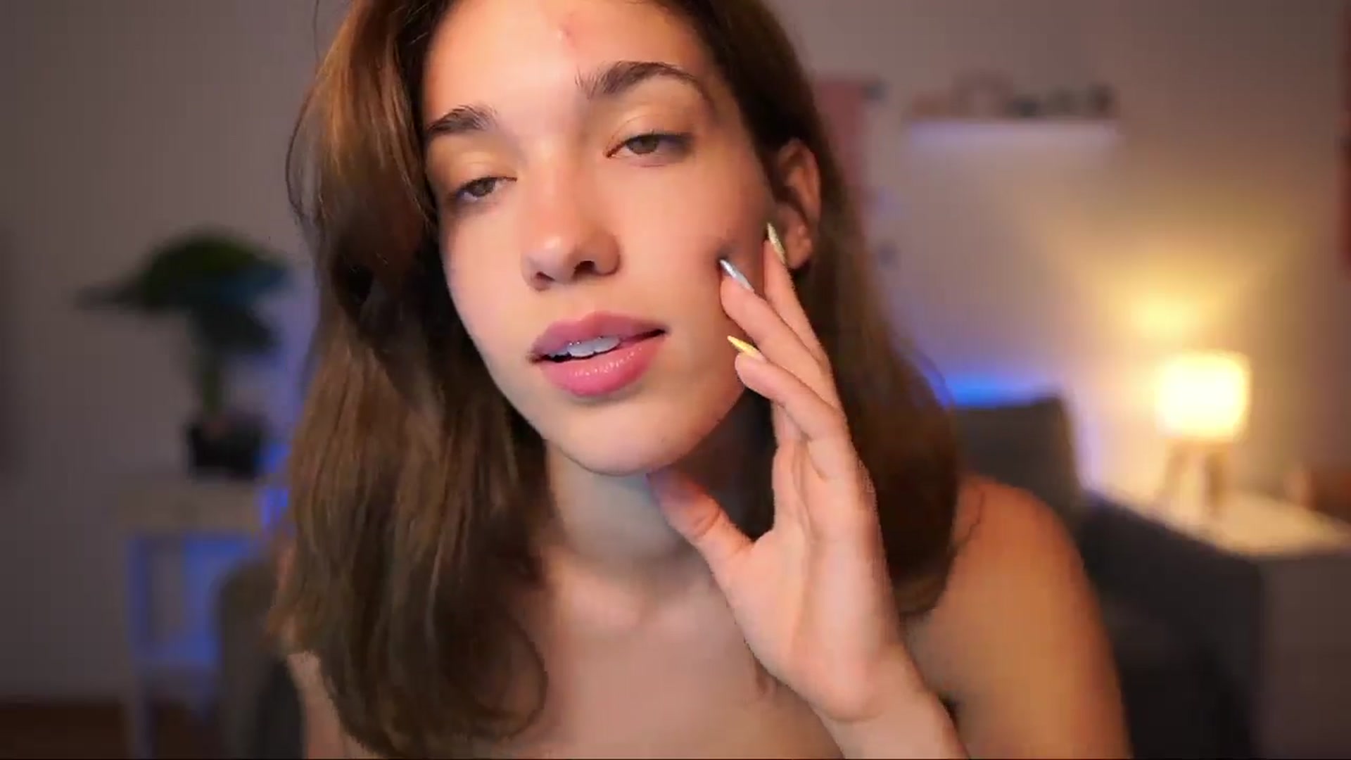 Gallery image thumbnail from Kissiecat's myfreecams stream on, 08/06/2025, 22:11 image 17 of 20