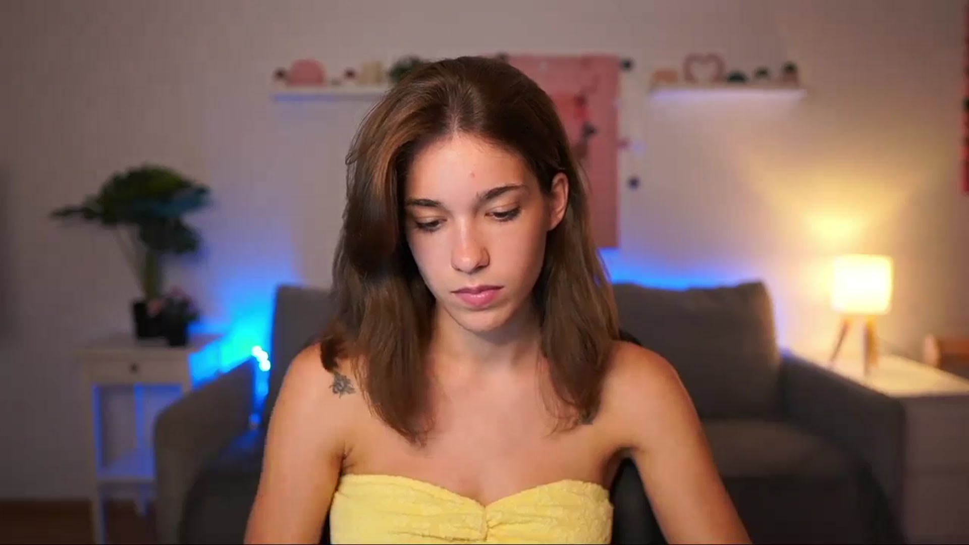 Gallery image thumbnail from Kissiecat's myfreecams stream on, 08/06/2025, 22:11 image 8 of 20