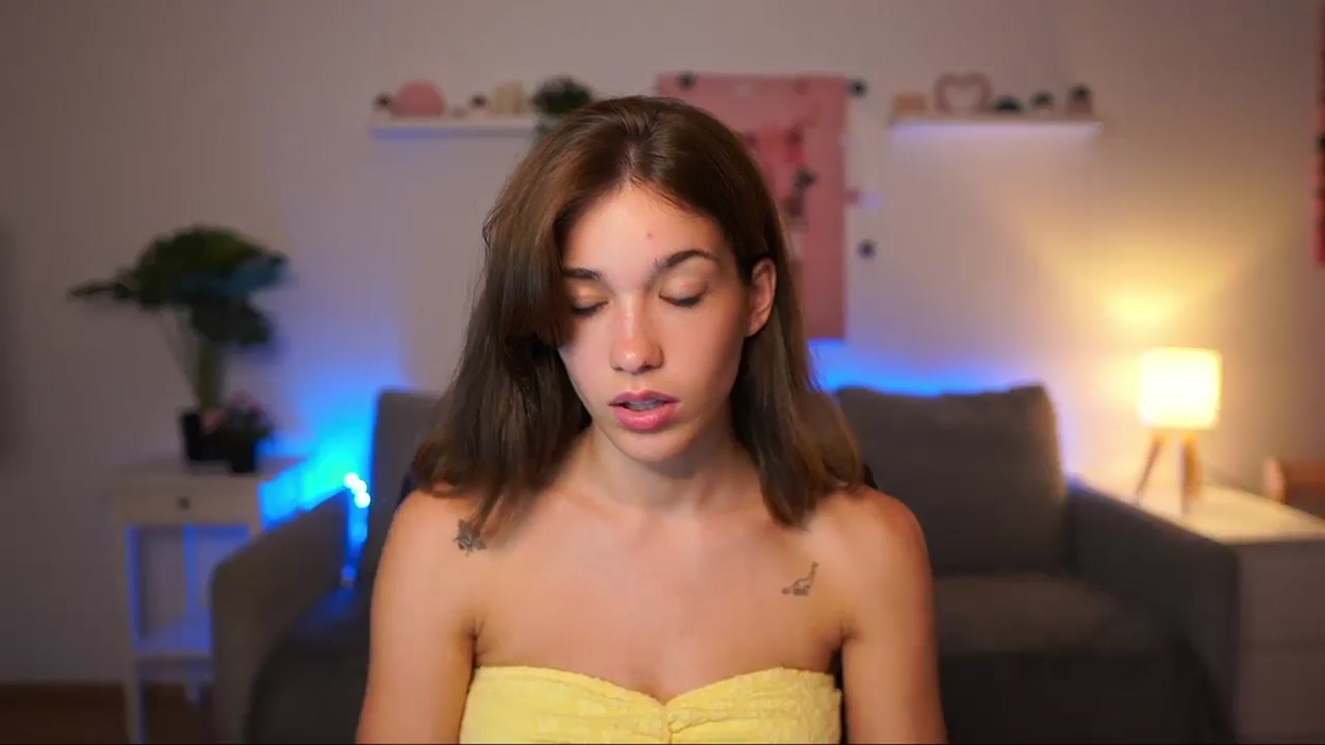 Gallery image thumbnail from Kissiecat's myfreecams stream on, 08/06/2025, 22:11 image 19 of 20