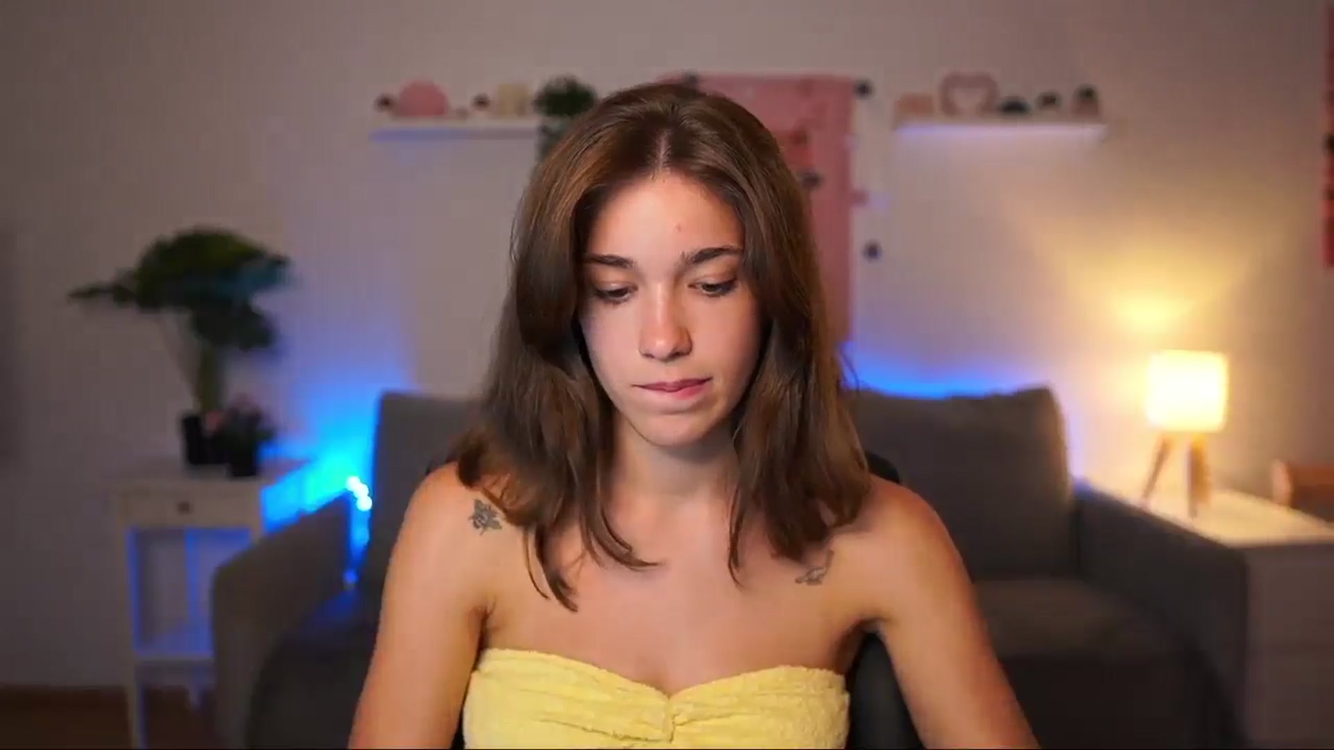 Gallery image thumbnail from Kissiecat's myfreecams stream on, 08/06/2025, 22:11 image 3 of 20