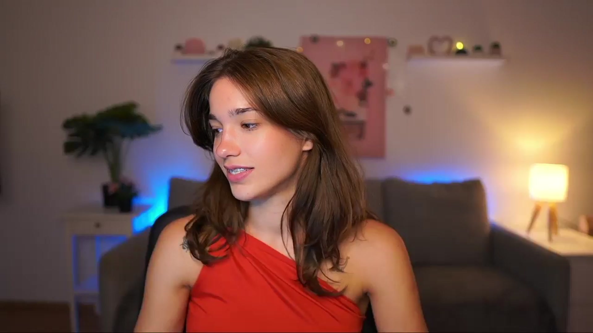 Gallery image thumbnail from Kissiecat's myfreecams stream on, 08/07/2025, 18:56 image 17 of 20