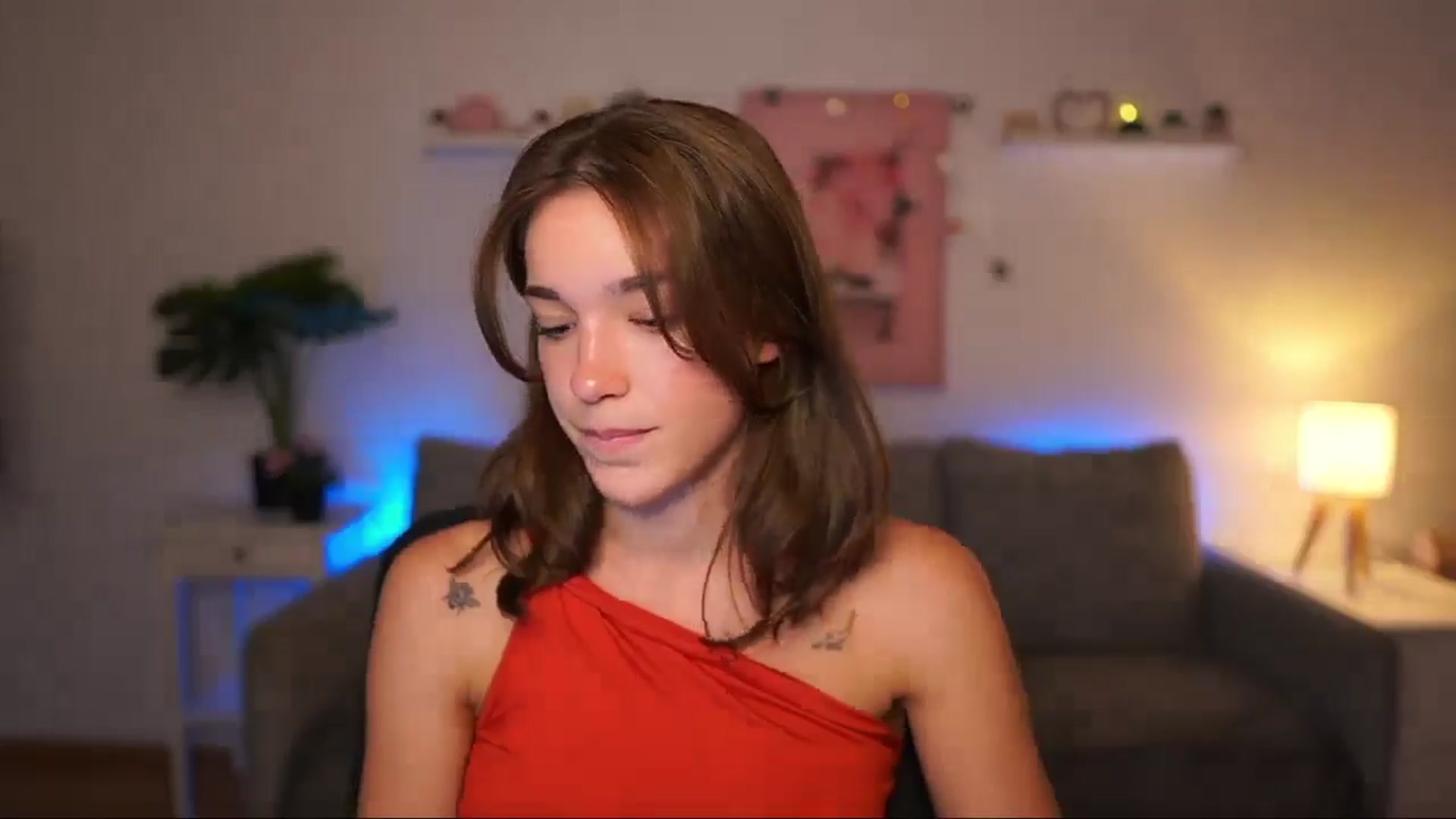 Gallery image thumbnail from Kissiecat's myfreecams stream on, 08/07/2025, 20:37 image 15 of 20