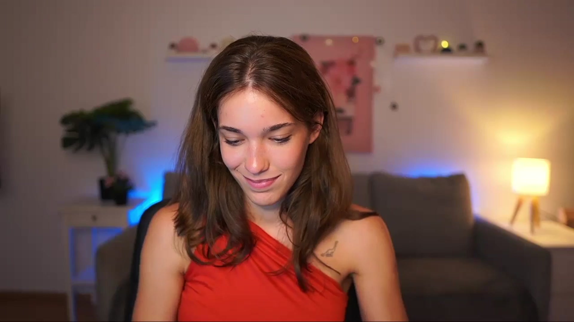 Gallery image thumbnail from Kissiecat's myfreecams stream on, 08/07/2025, 22:24 image 16 of 20