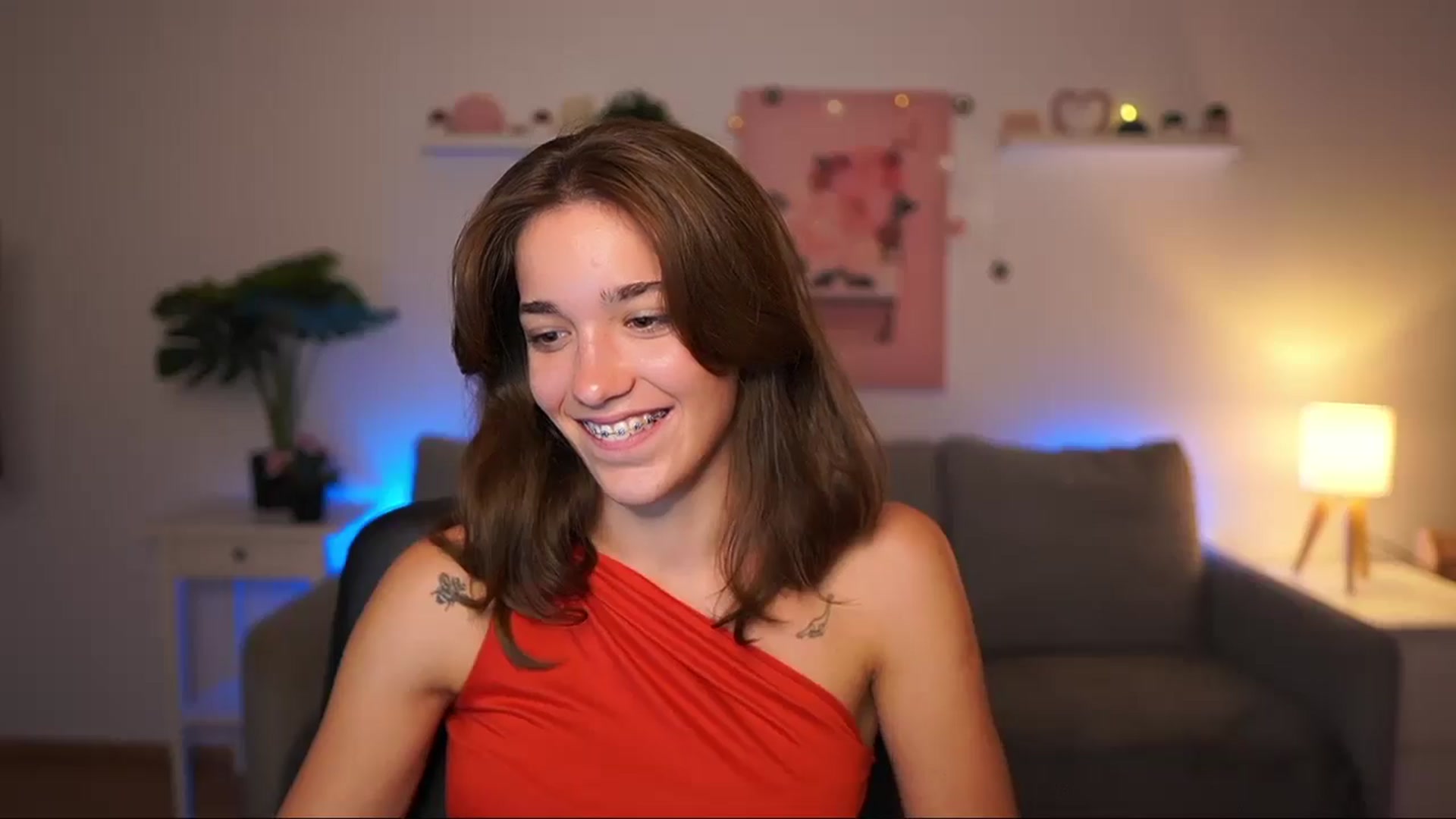 Gallery image thumbnail from Kissiecat's myfreecams stream on, 08/07/2025, 22:24 image 8 of 20