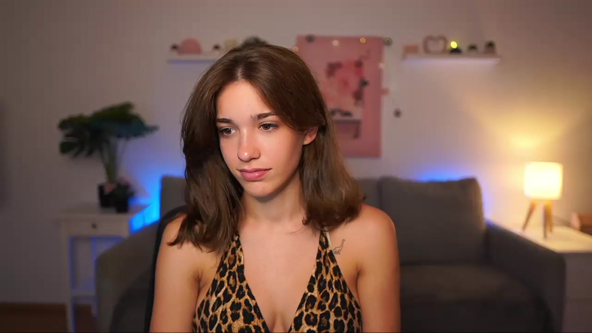 Gallery image thumbnail from Kissiecat's myfreecams stream on, 08/08/2025, 18:52 image 7 of 20