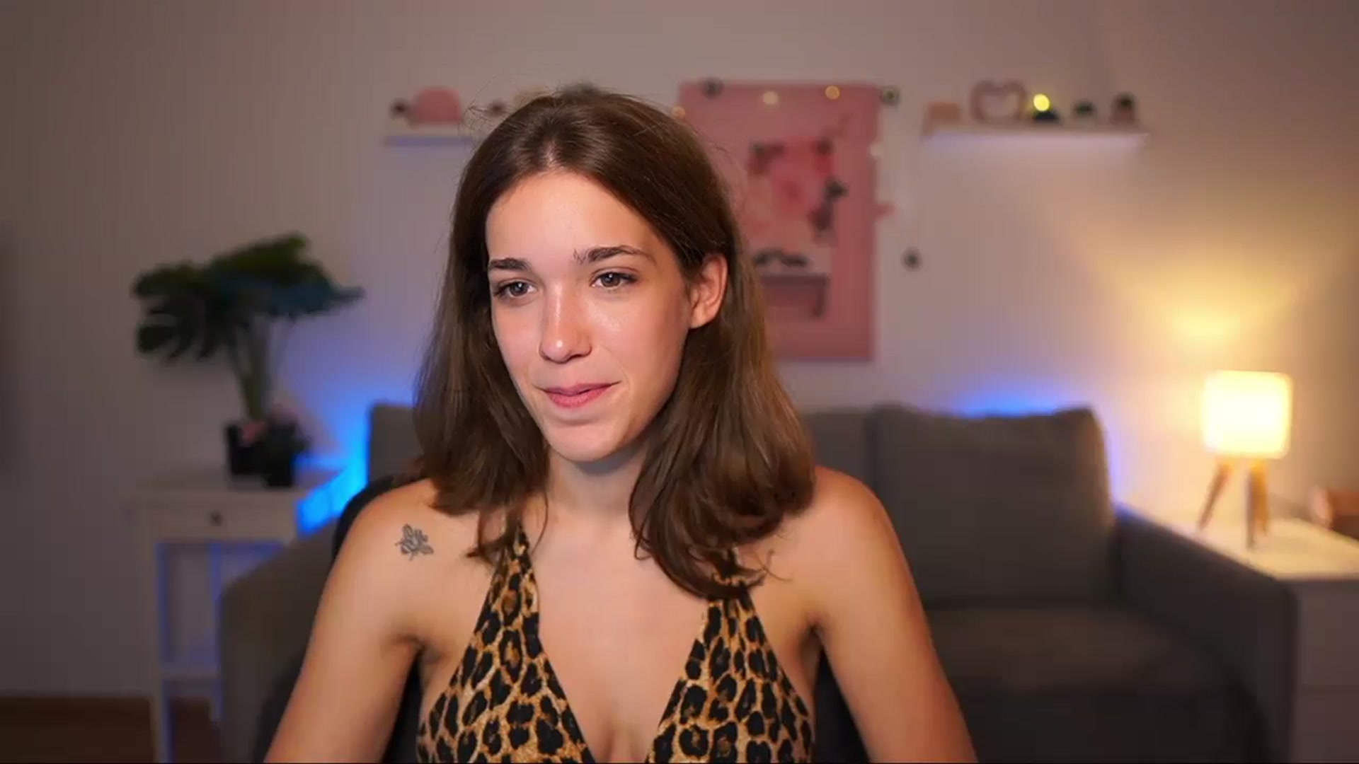 Gallery image thumbnail from Kissiecat's myfreecams stream on, 08/08/2025, 18:52 image 6 of 20