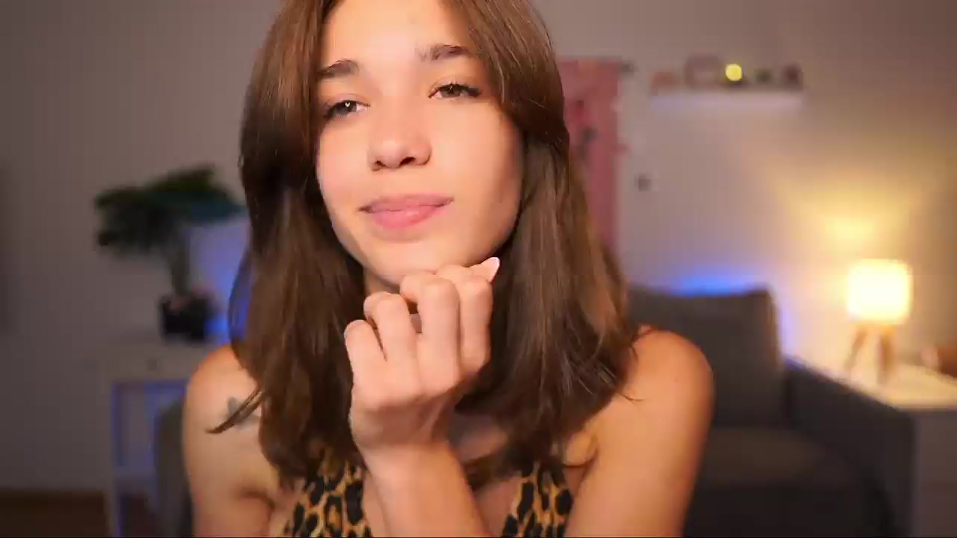 Gallery image thumbnail from Kissiecat's myfreecams stream on, 08/08/2025, 18:52 image 1 of 20