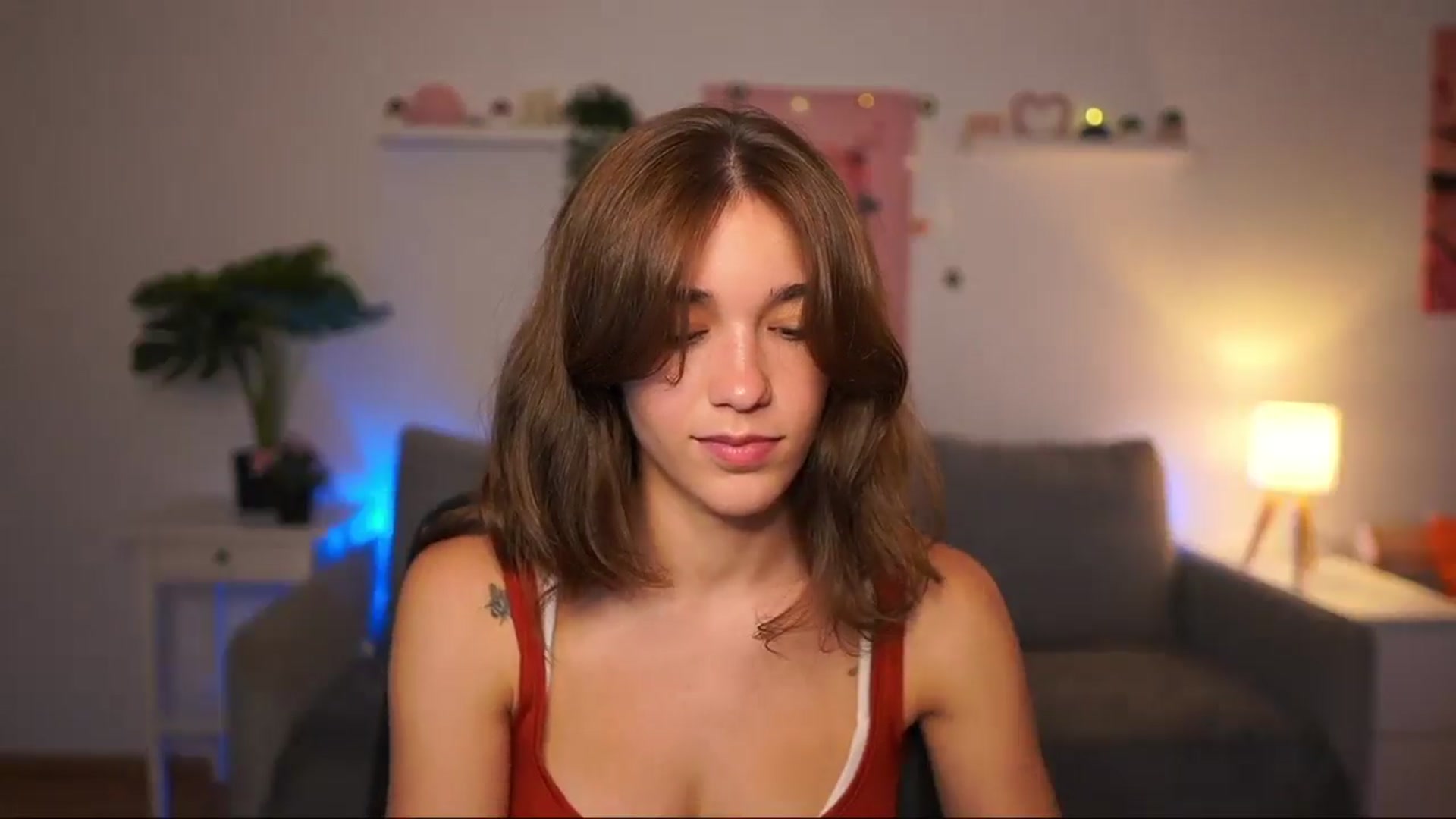 Gallery image thumbnail from Kissiecat's myfreecams stream on, 08/11/2025, 14:13 image 7 of 20