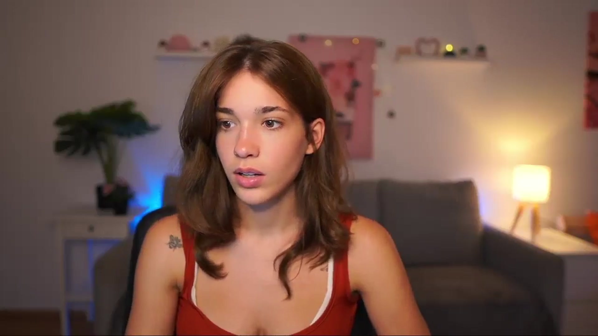 Gallery image thumbnail from Kissiecat's myfreecams stream on, 08/11/2025, 14:13 image 12 of 20