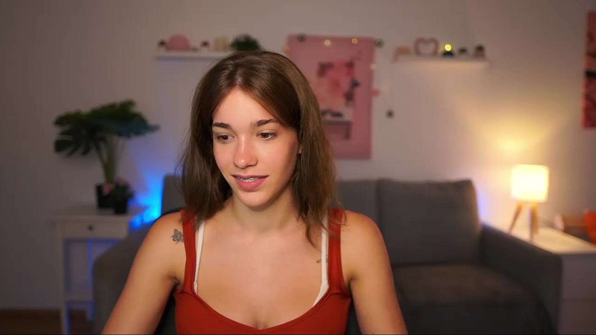 Gallery image thumbnail from Kissiecat's myfreecams stream on, 08/11/2025, 14:13 image 15 of 20