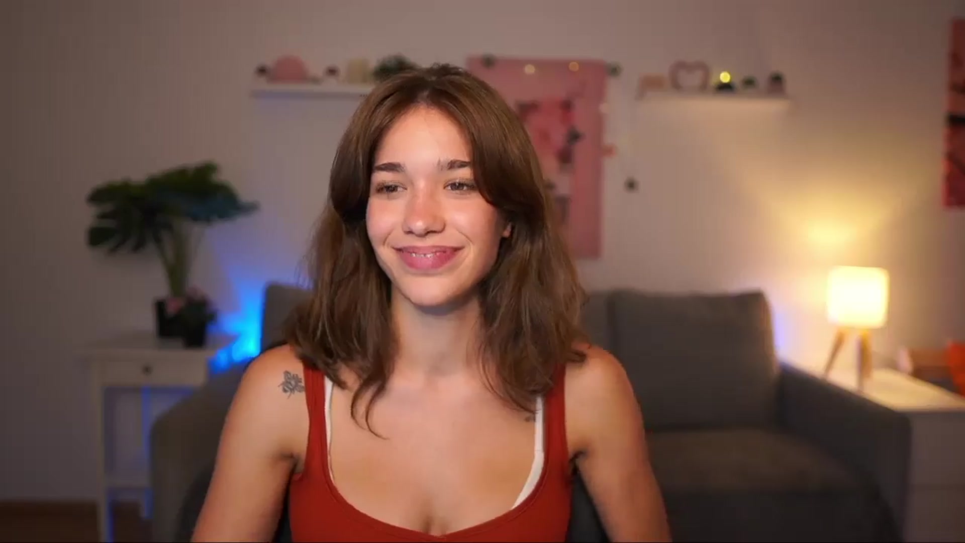Gallery image thumbnail from Kissiecat's myfreecams stream on, 08/11/2025, 17:32 image 16 of 20
