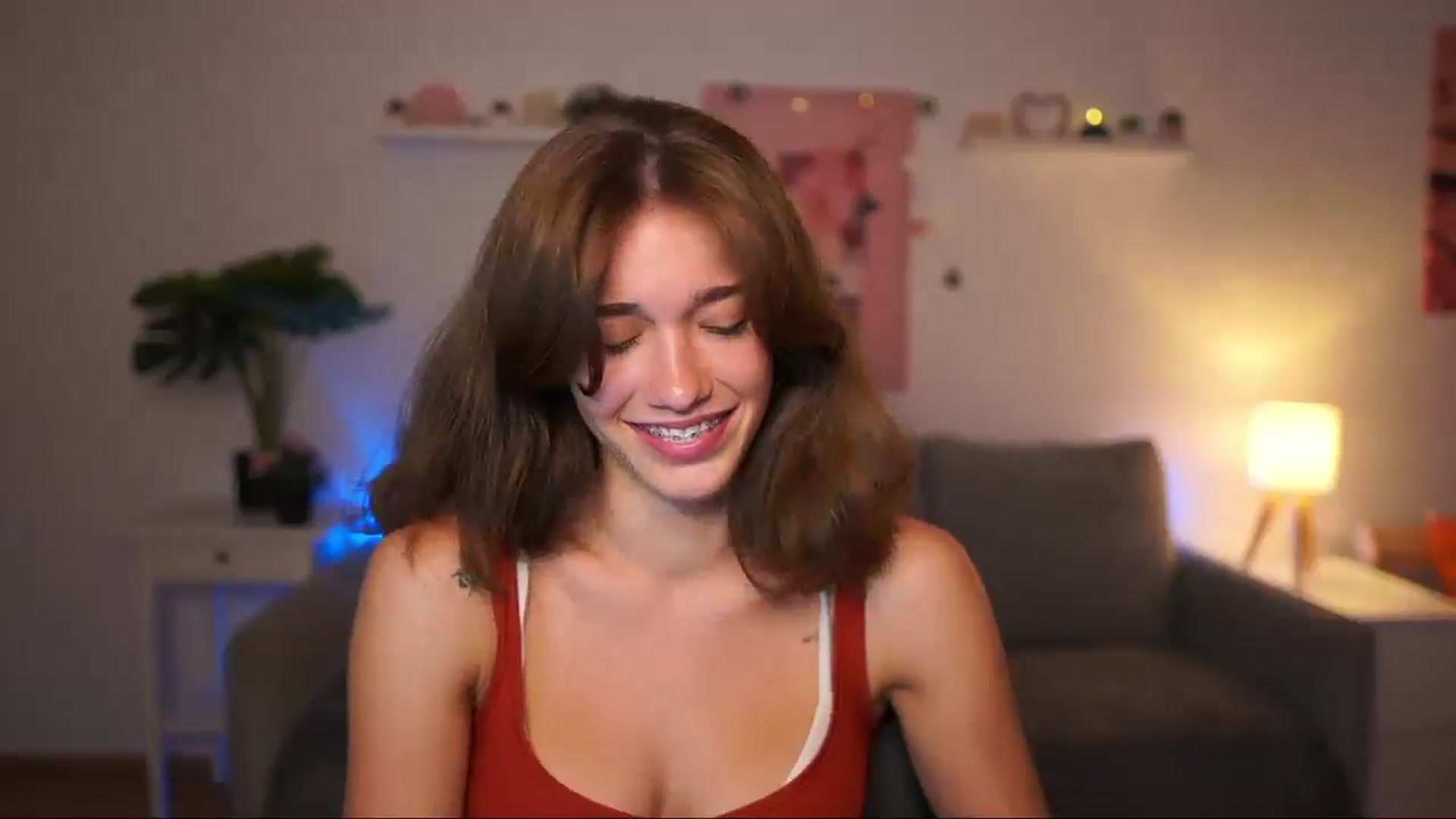 Gallery image thumbnail from Kissiecat's myfreecams stream on, 08/11/2025, 17:32 image 13 of 20
