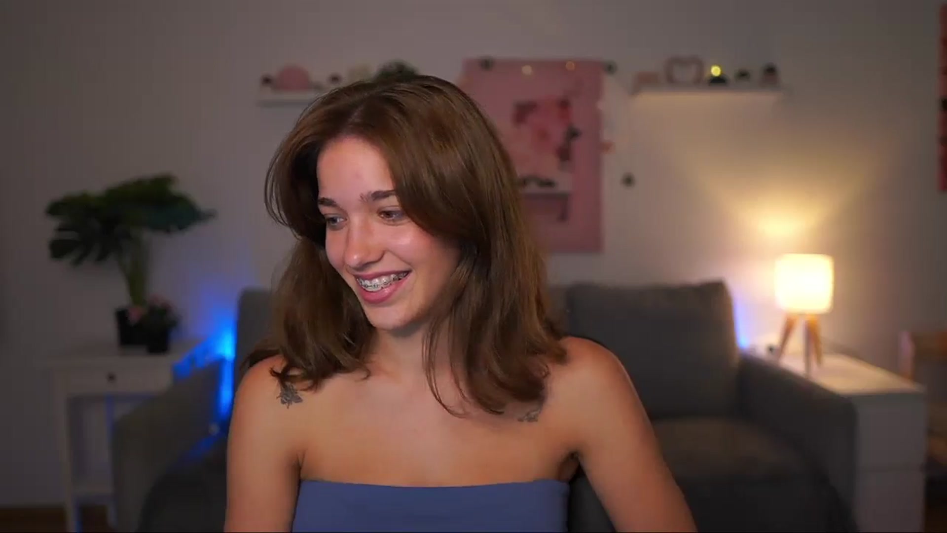 Gallery image thumbnail from Kissiecat's myfreecams stream on, 08/12/2025, 17:26 image 16 of 20