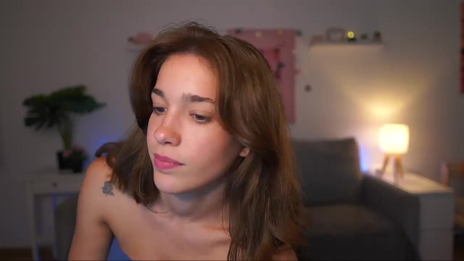 Gallery image thumbnail from Kissiecat's myfreecams stream on, 08/12/2025, 17:26 image 3 of 20