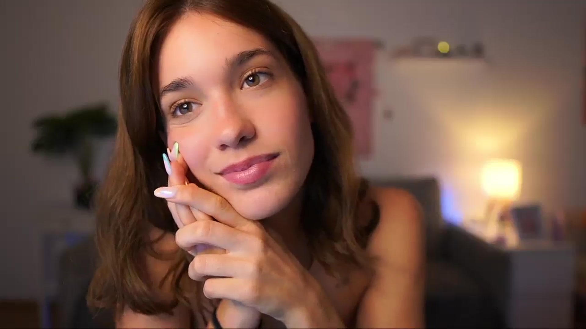 Gallery image thumbnail from Kissiecat's myfreecams stream on, 08/13/2025, 14:03 image 15 of 20