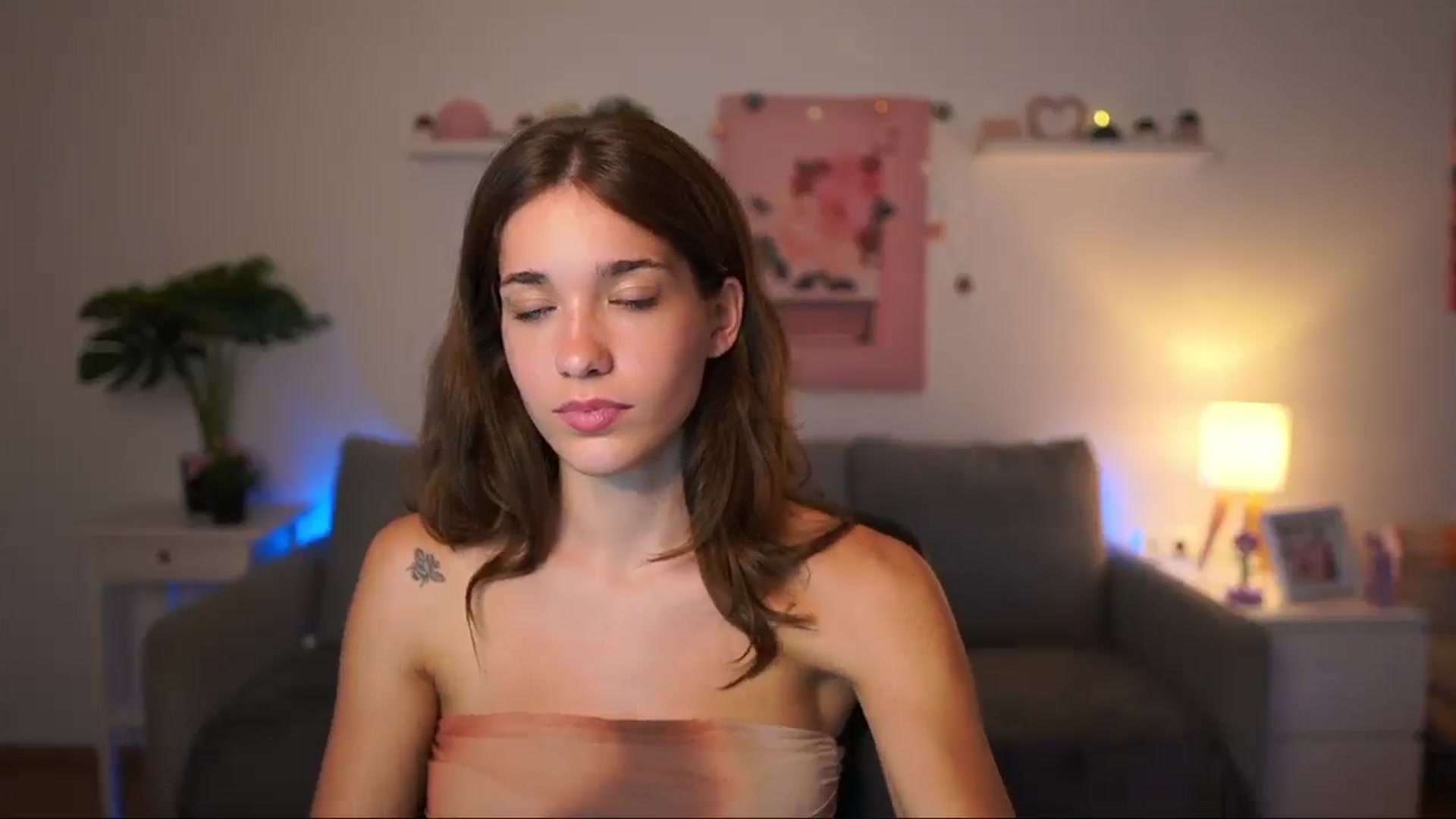 Gallery image thumbnail from Kissiecat's myfreecams stream on, 08/13/2025, 14:03 image 20 of 20