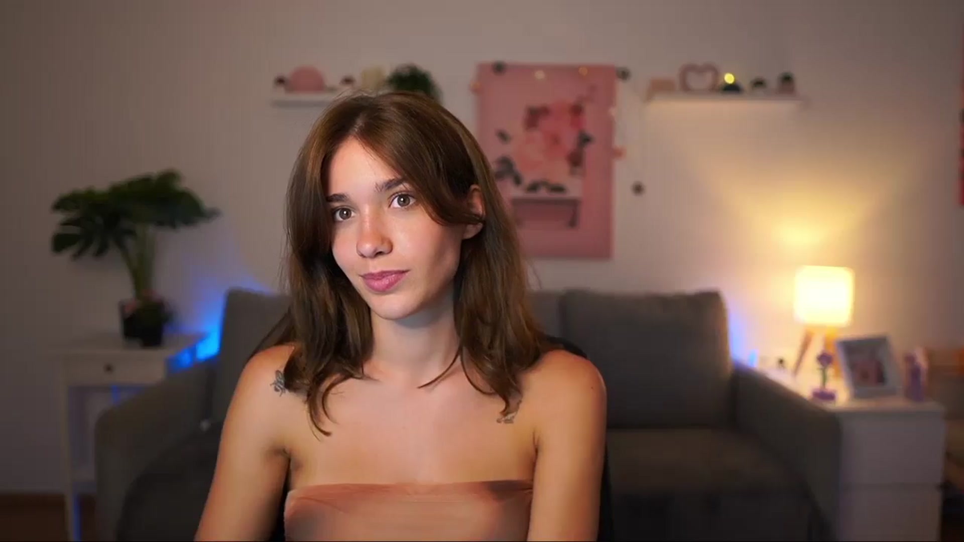 Gallery image thumbnail from Kissiecat's myfreecams stream on, 08/13/2025, 16:11 image 4 of 20