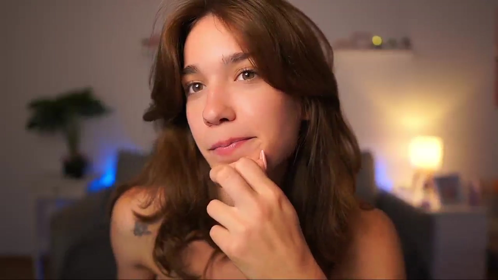 Gallery image thumbnail from Kissiecat's myfreecams stream on, 08/13/2025, 16:33 image 6 of 20