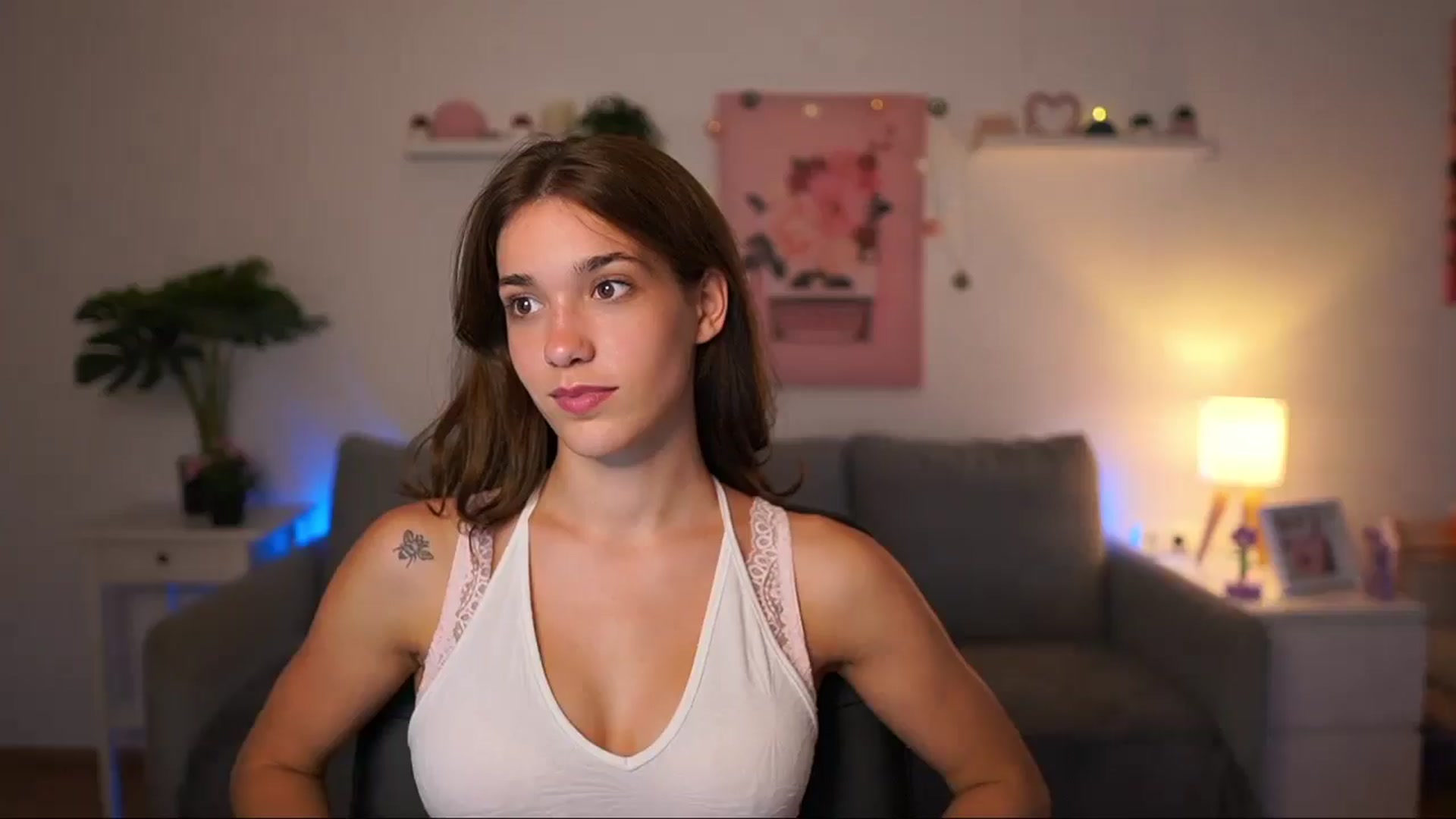 Gallery image thumbnail from Kissiecat's myfreecams stream on, 08/14/2025, 15:08 image 12 of 20