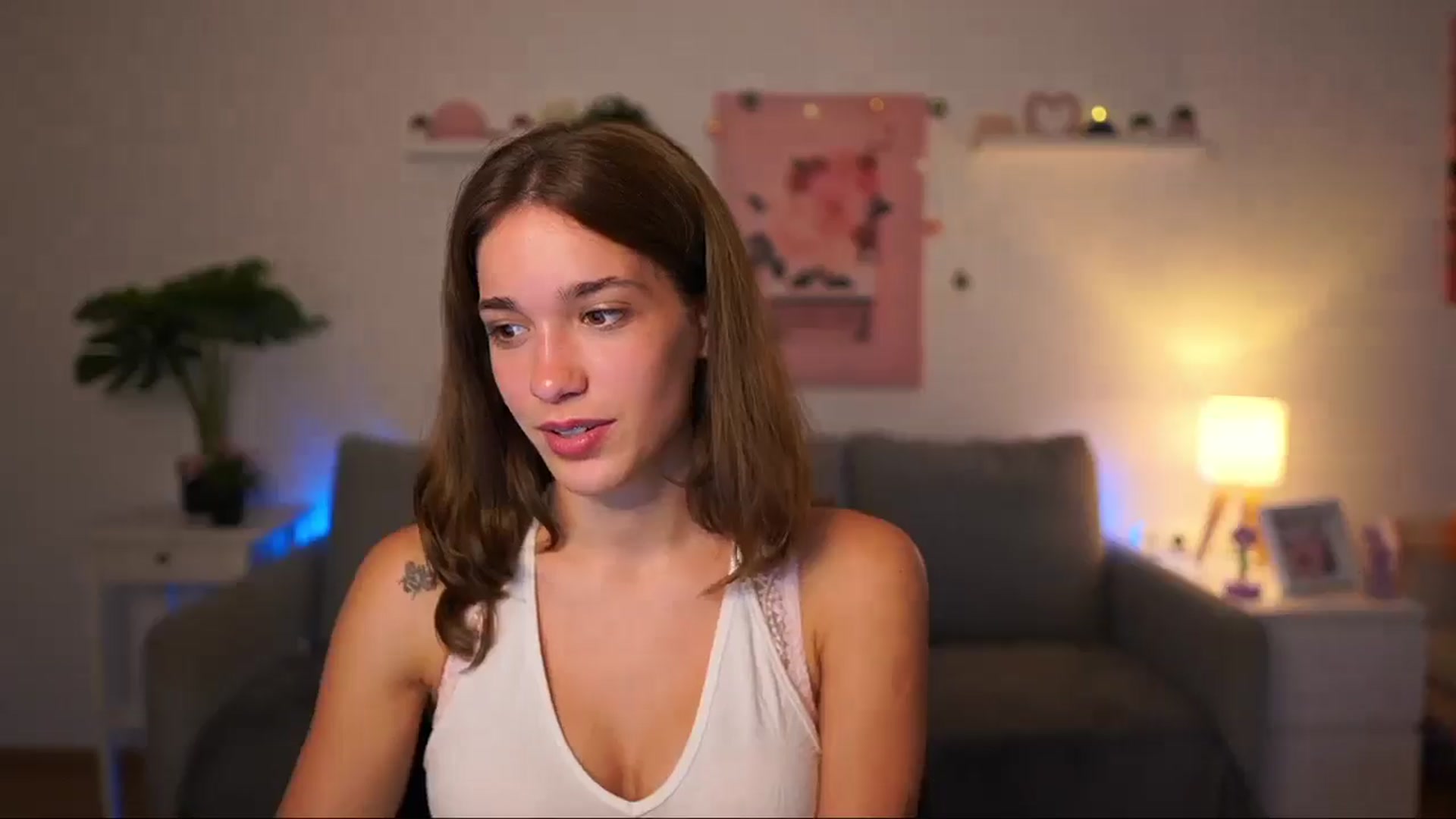 Gallery image thumbnail from Kissiecat's myfreecams stream on, 08/14/2025, 15:08 image 8 of 20