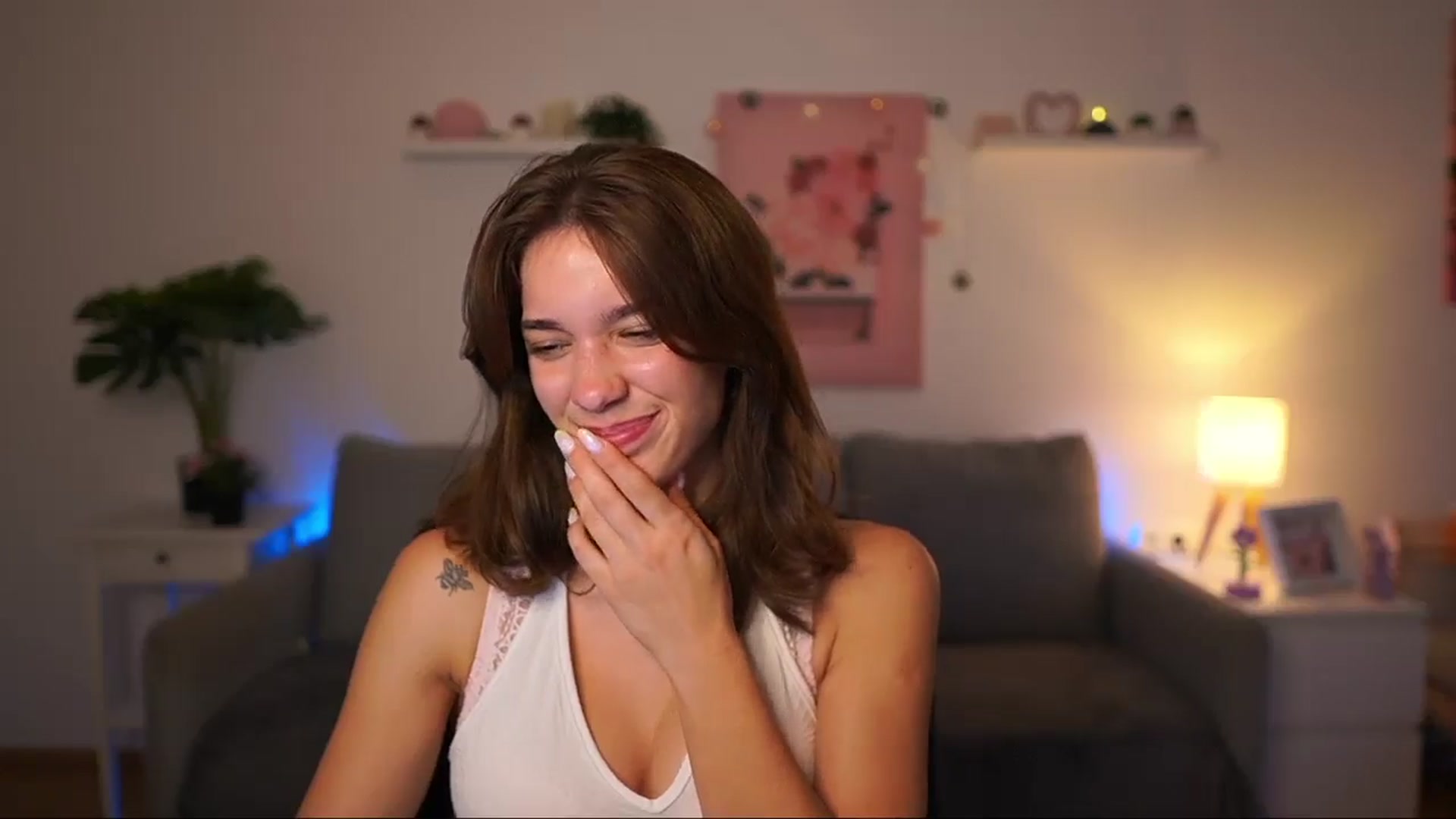 Gallery image thumbnail from Kissiecat's myfreecams stream on, 08/14/2025, 15:08 image 17 of 20
