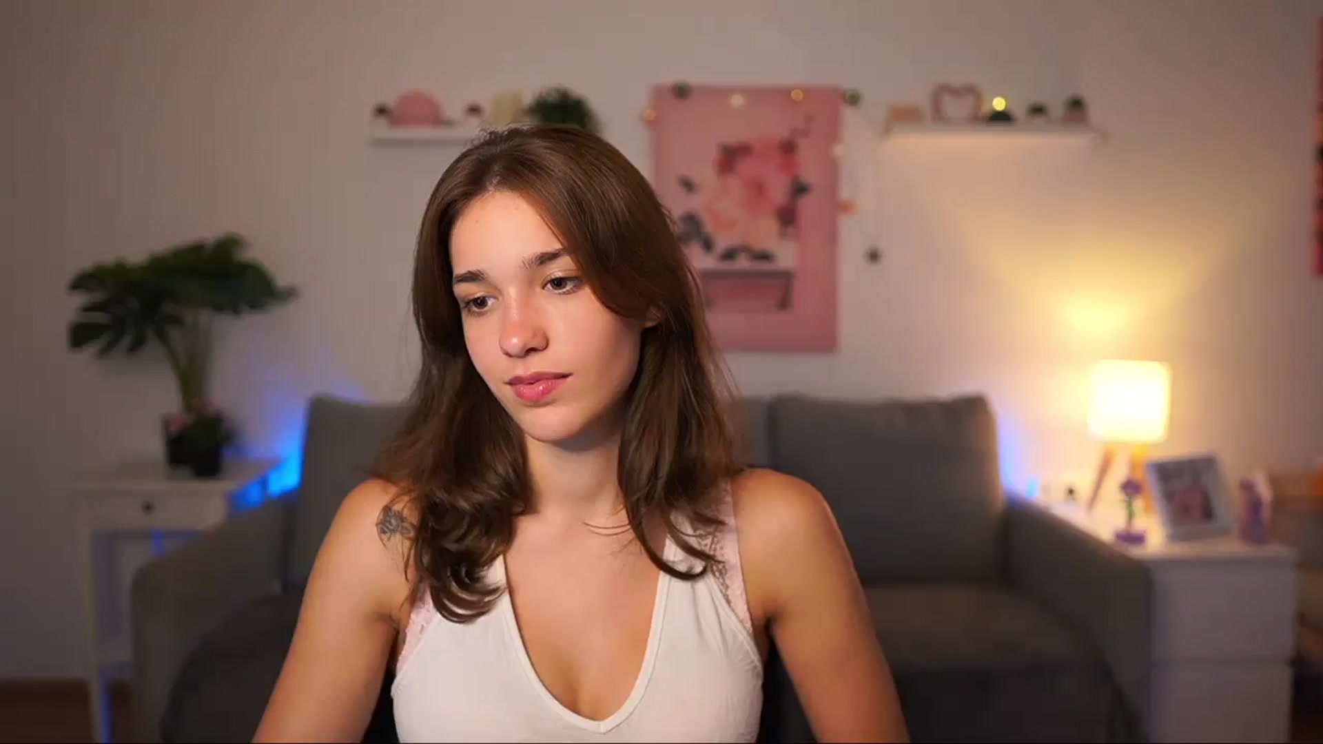 Gallery image thumbnail from Kissiecat's myfreecams stream on, 08/14/2025, 15:08 image 15 of 20