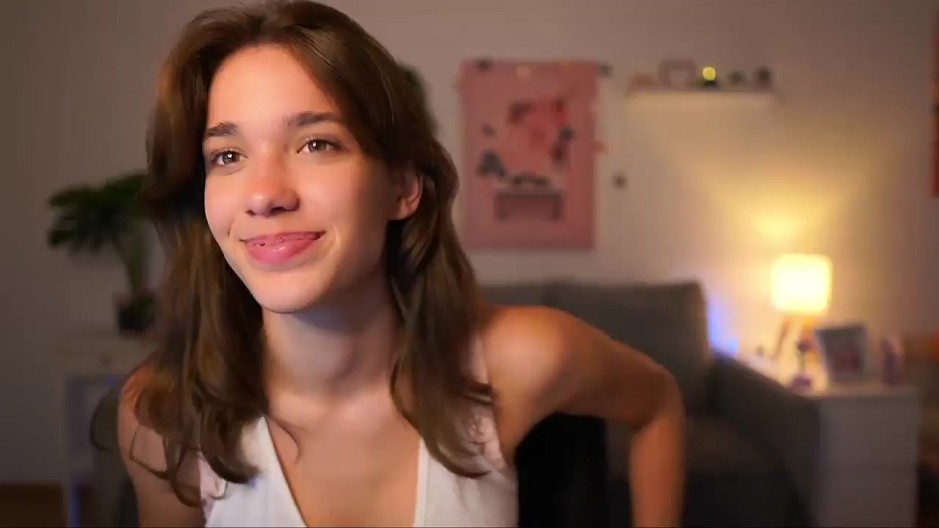 Gallery image thumbnail from Kissiecat's myfreecams stream on, 08/14/2025, 16:23 image 14 of 20